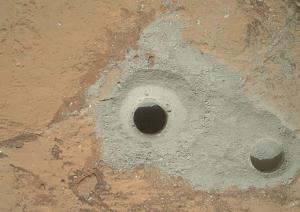 углубления на планете Марс пробуренные марсоходом Кьюриосити